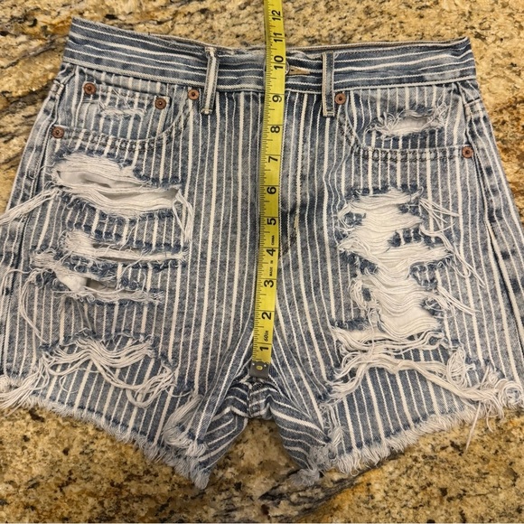 American Eagle Boyfriend Pinstripe Stripes Distressed Denim Shorts Size 00 - Picture 6 of 7